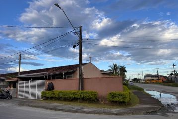 Ref 765 Casa com Piscina no Bairro Bom Retiro (locado)